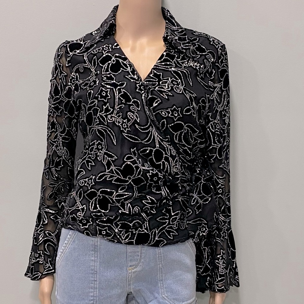 Dress barn Black velvet & Silver long sleeve blouse. Size small
